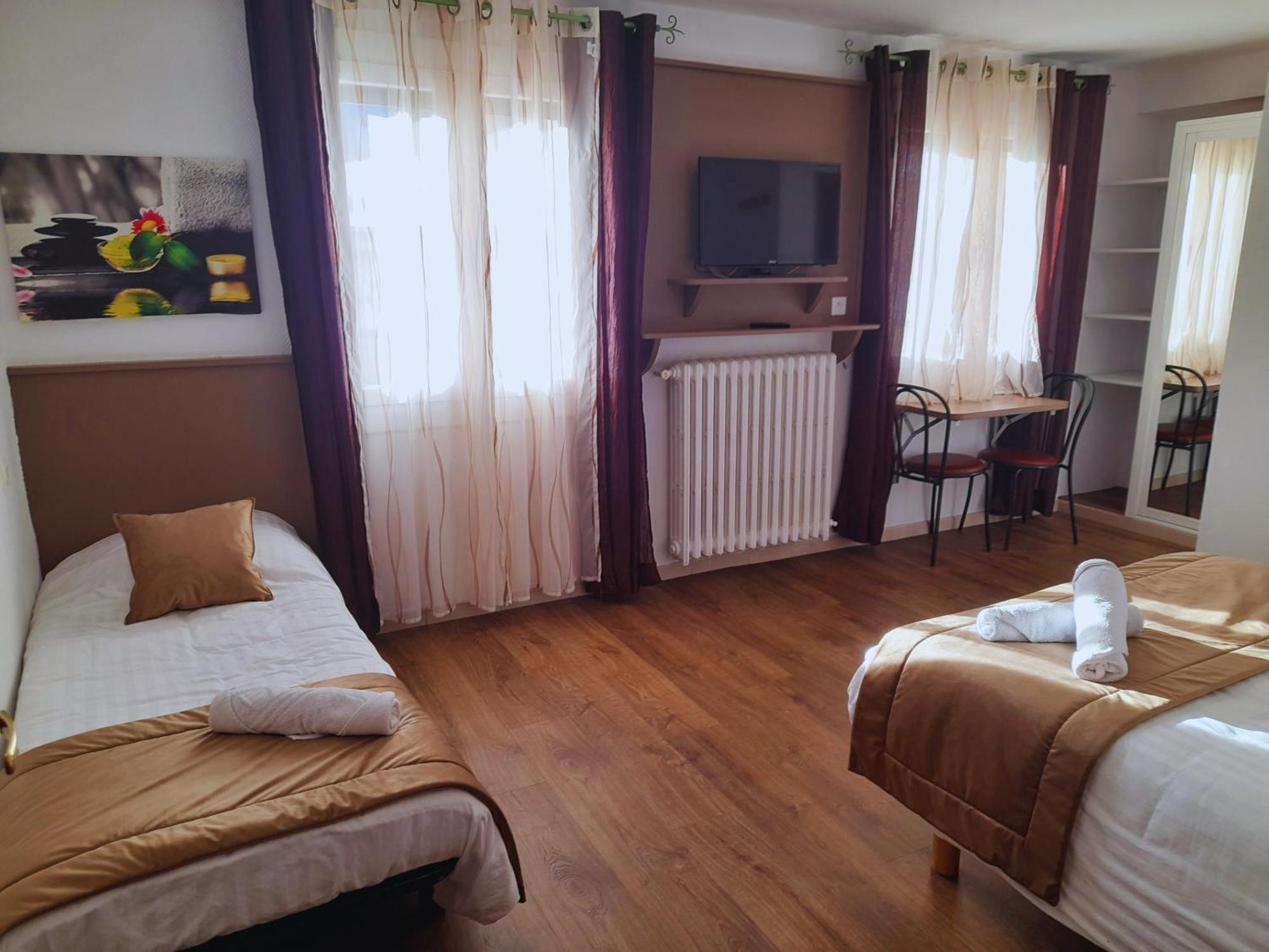 Le Catalan - Hotel Et Appartements Mont-Louis Eksteriør billede
