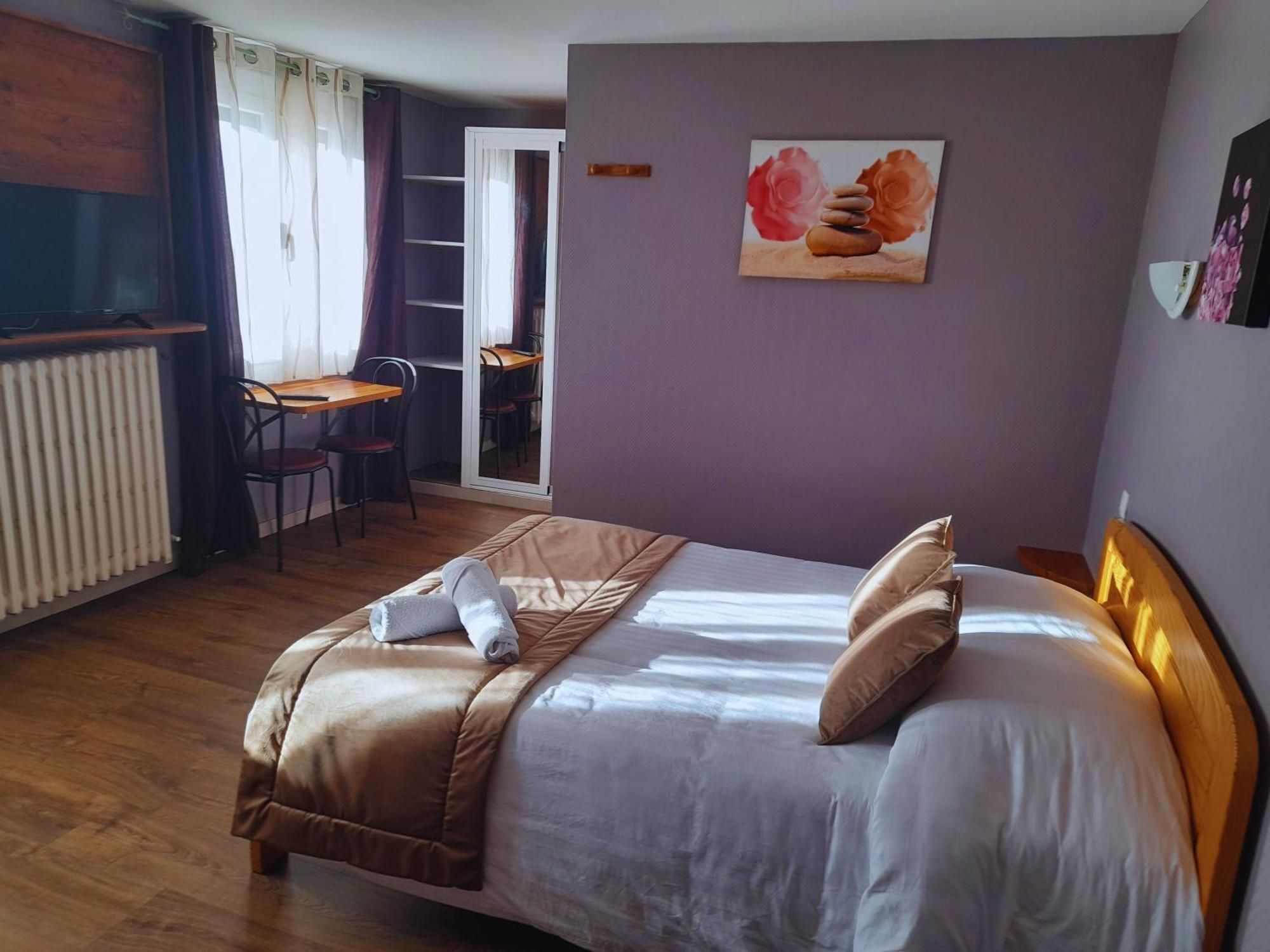 Le Catalan - Hotel Et Appartements Mont-Louis Eksteriør billede