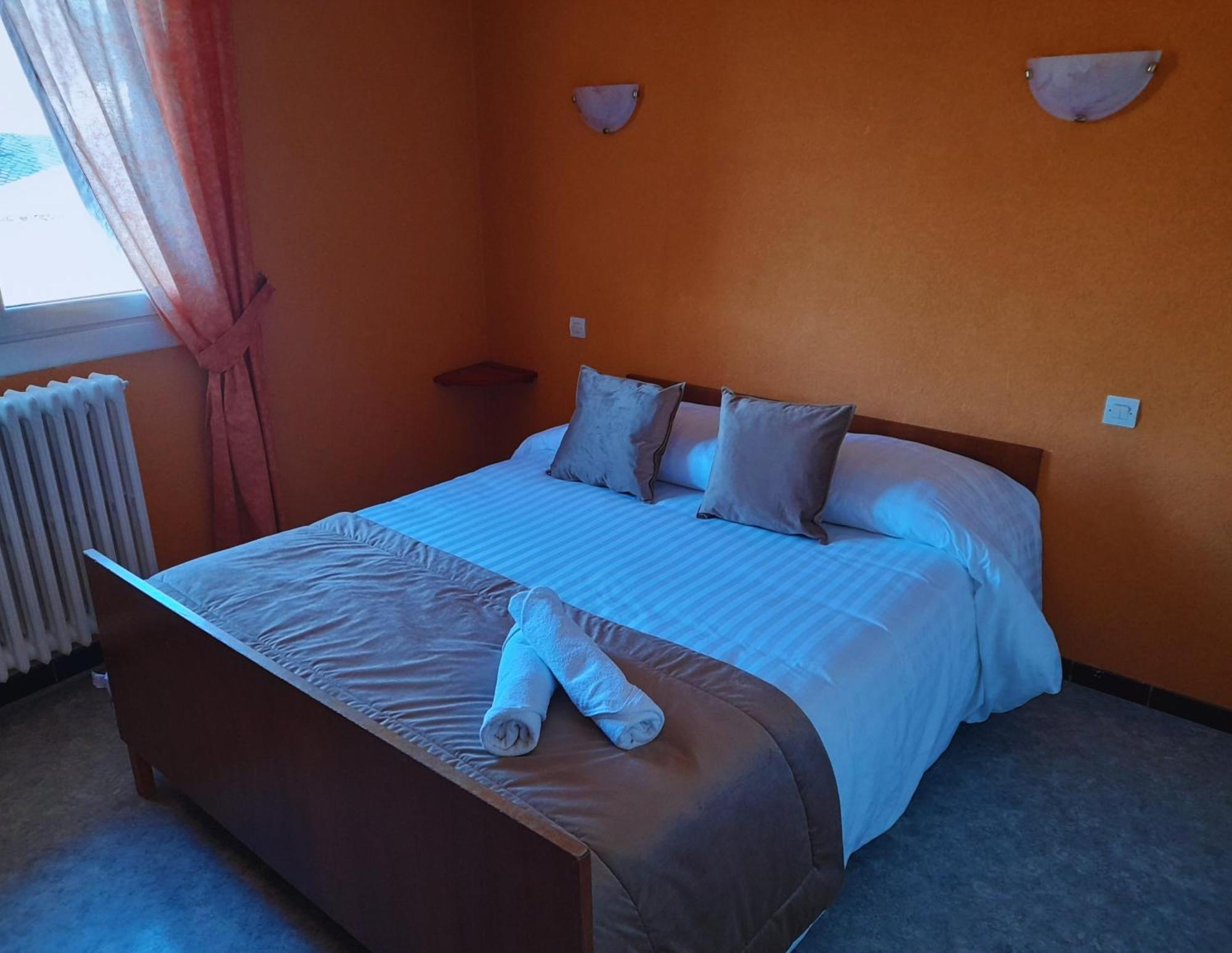 Le Catalan - Hotel Et Appartements Mont-Louis Eksteriør billede