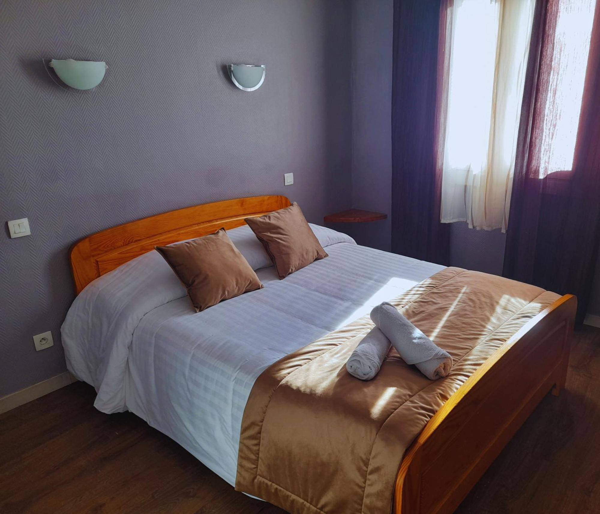 Le Catalan - Hotel Et Appartements Mont-Louis Eksteriør billede